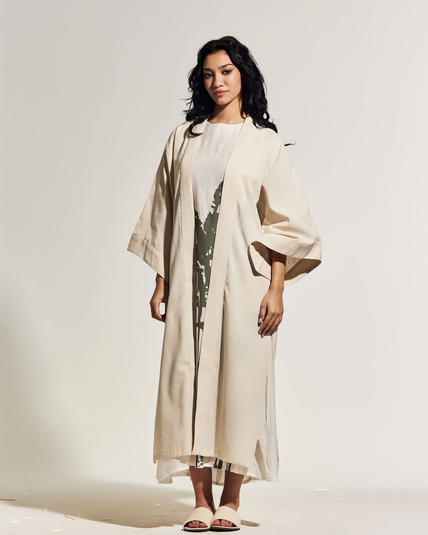 LONG BEIGE LINEN KIMONO - GREY PALM TREE PRINT