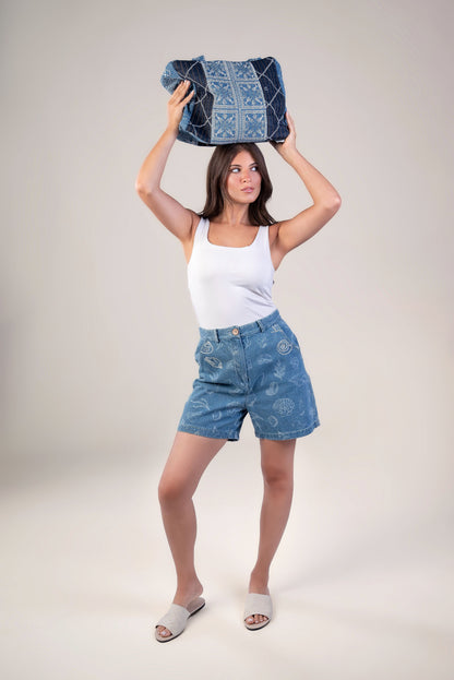 BLUE DENIM SHORTS - SHELLS PRINT